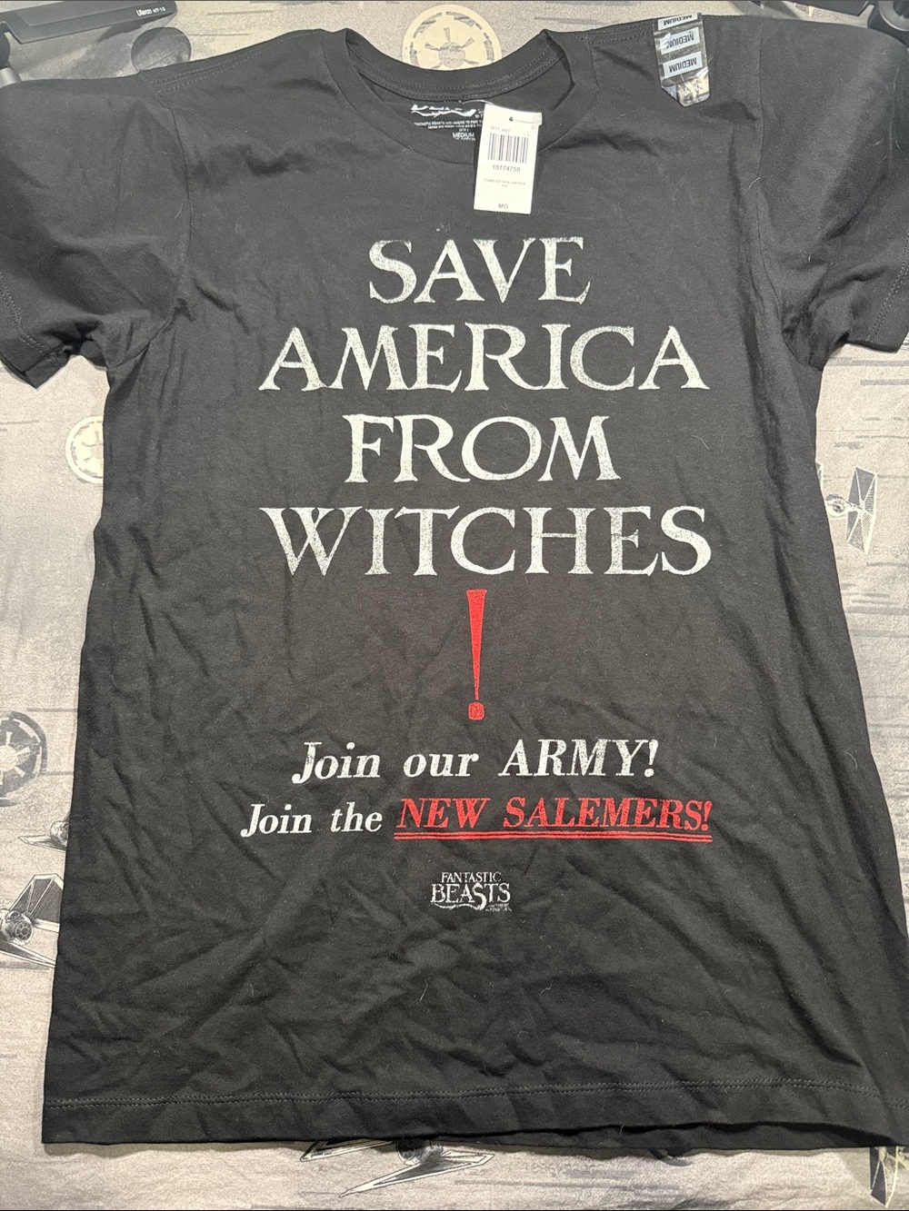NWT FANTASTIC BEASTS AND WHERE TO FIND THEM SAVE AMERICA FROM WITCHES TEE SZ M
